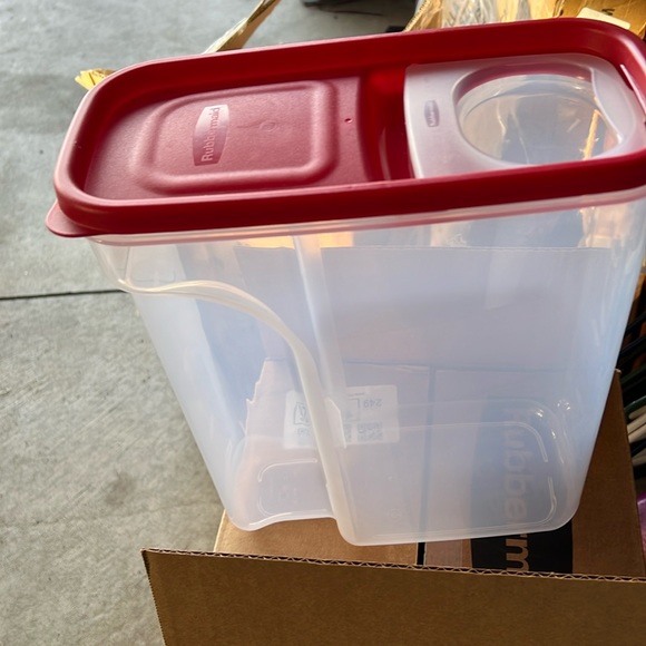Rubbermaid cereal keeper, 18.7 cups, 4.4 L - Picture 1 of 1